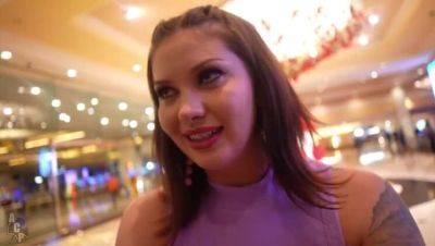Leah Winters - Leah Winters: Clown Gibby's Cosplay Conquest in Vegas! - xxxfiles.com