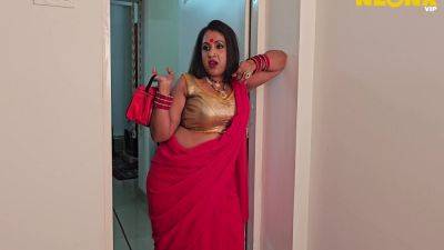 Desi Hot Milf Lady Makes Her Client Happy By Having Amazing Sex - desi-porntube.com - India