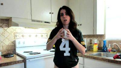 BustyCiara, with Erected Nipples. Join and Chat Live with Me - drtuber.com