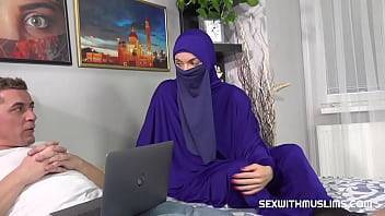 Niqab babe likes it hard - xvideos.com
