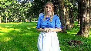 Young amish girl gets lost - hdzog.com