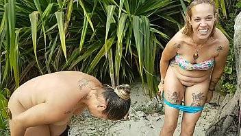 Eu e minha melhor amiga fomos passar o fim de semana na praia e acabamos nos pegando !!! Paty bumbum - Fada Mel - xvideos.com