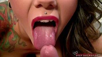 Ashton Pierce Sucking A Cock - xvideos.com