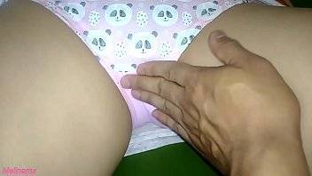 MI PADRASTRO APROVECHA CUANDO ESTOY SOLA EN CASA - xvideos.com