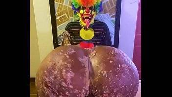 Victoria - Victoria Cakes give Gibby The Clown a great birthday present - xvideos.com