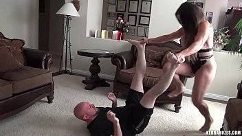 Angry Girlfriend kicks his balls over panties - xvideos.com