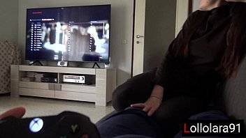 sorella cattiva interrompe la mia partita all xbox - xvideos.com