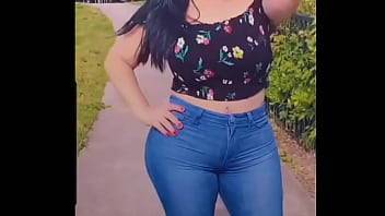 Lorena loves to show off her ass in public - xvideos.com