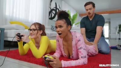 Aria Kai - Alina Ali - Gamer Girls Share Dick - Aria Kai - eporner.com