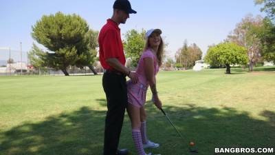 Karla Kush - Golf pro gets the job done with sexy knockout Karla Kush - xbabe.com