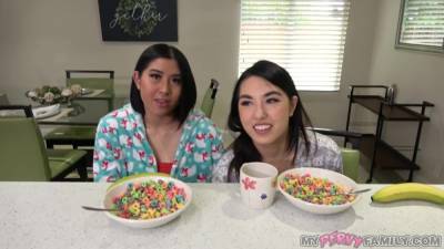 Scissoring Step Daughters - Mina Moon - Mina moon - xtits.com