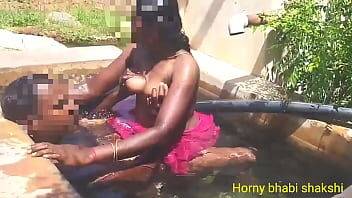 Uncle - Tamil aunty bathing and fucking with uncle - xvideos.com - India