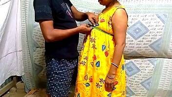 Everbest Indian hot bhabhi amazing XXX sex With Tailor Master!! Hindi sex - xvideos.com - India