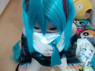 Miku Hatsune a chating and playing 130625 - xhand.com